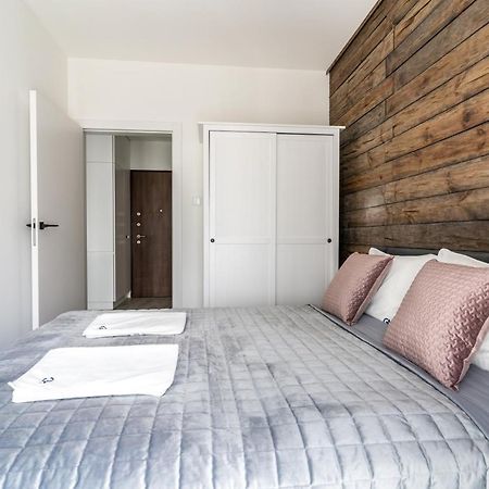 Mennica Residence - Golden Apartments - City Center Варшава Екстериор снимка